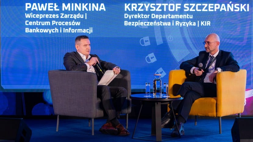 Cyfrowa zmiana warty: gdy klient chce popełnić błąd, a bank ma go powstrzymać